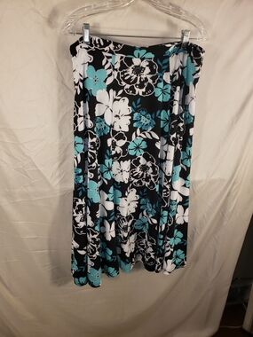 Chances R Floral Circle Skirt in Black, White & Teal - 2X